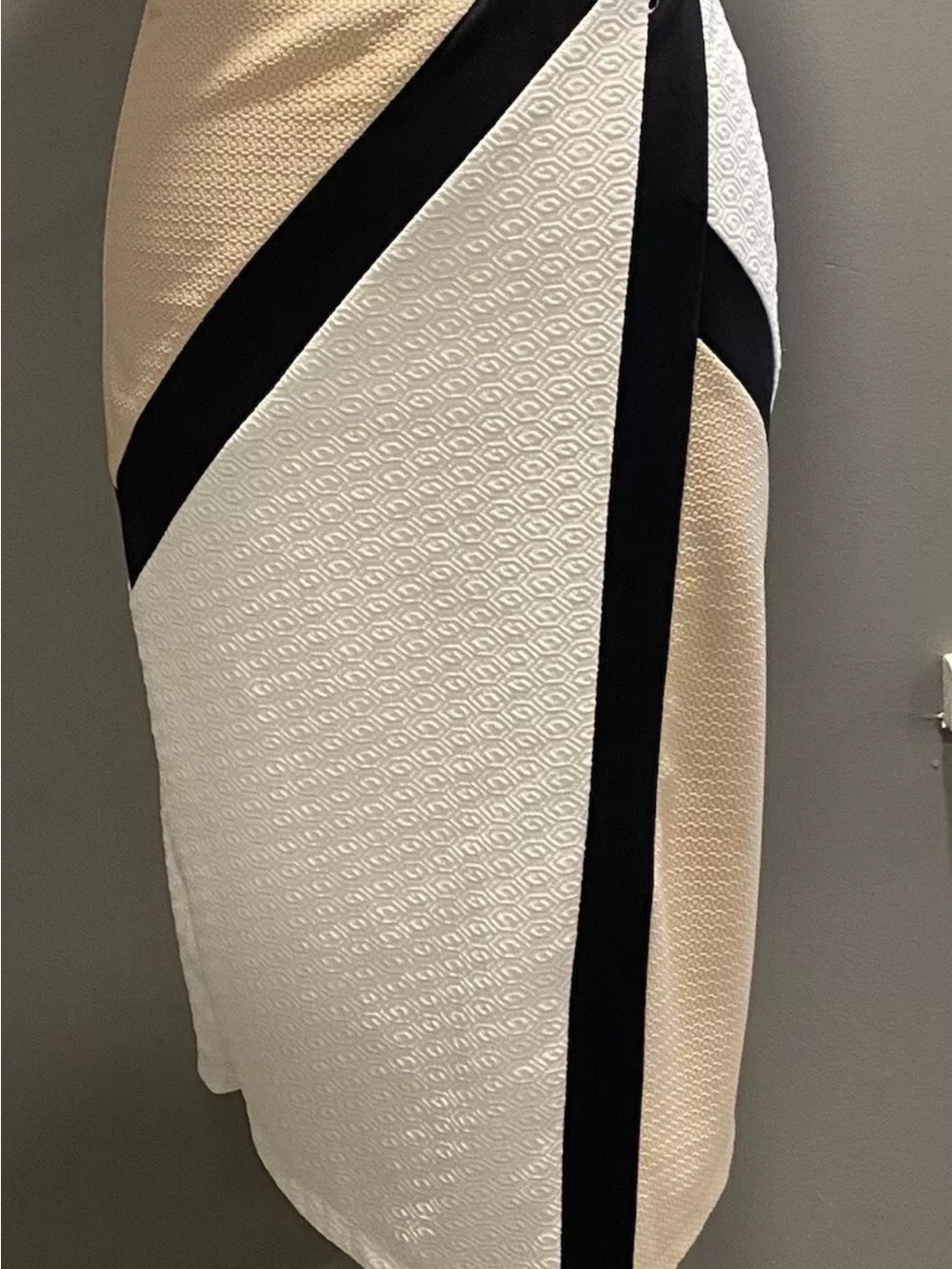 Stunning Tan, Black & White Skirt w/Uneven Bottom